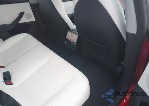 2025 Tesla Model 3 Long Range All-Wheel Drive z USA, uszkodzony, nr VIN 5YJ3E1EB8SF017177